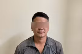 Hà Nội: Xử phạt đối tượng đeo bám, chèo kéo khách du lịch rồi đòi tiền ở phố cổ