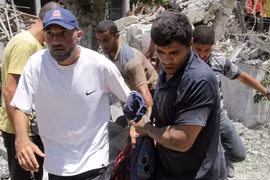 Israel không kích trung tâm viện trợ Gaza, nhiều người thương vong