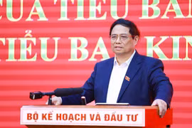 Xây dựng đường lối đúng, trúng, khả thi, phù hợp với xu thế, dòng chảy của thời đại