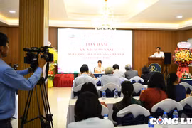 Gia Lai: Trao kỷ niệm chương nhân kỷ niệm 99 năm Ngày Báo chí Cách mạng Việt Nam