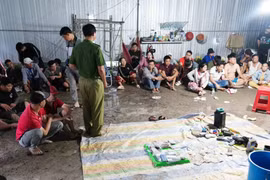 Khởi tố 14 đối tượng trong vụ án đánh bạc quy mô lớn ở Hậu Giang