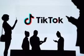 TikTok cắt giảm hàng trăm việc làm để thay bằng AI