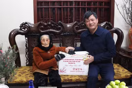 Hưng Yên: Trên 29,8 tỷ đồng tặng quà gia đình liệt sĩ, người có công với cách mạng