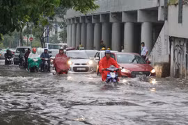 Dự báo thời tiết ngày 27/9: Nam Bộ có mưa rào lớn cục bộ