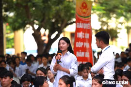 Tư vấn, hướng nghiệp, giới thiệu việc làm sớm cho các em học sinh khối 12