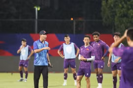 Đội tuyển Việt Nam rèn thể lực, sẵn sàng đối đầu Singapore
