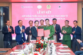 Lễ ký kết triển khai dịch vụ xác thực điện tử qua VNeID trên ứng dụng Agribank Plus giữa Agribank và Trung tâm RAR - Bộ Công an