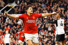 Fulham xuất sắc đánh bại MU ngay tại sân Old Trafford