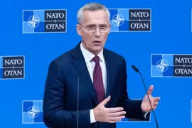 NATO cam kết viện trợ quân sự và kinh tế lớn hơn cho Ukraine