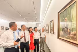 "Tấm lòng của họa sĩ Việt kiều với Bác Hồ”
