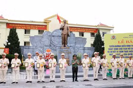 Công an tỉnh Ninh Bình: Tuyên dương gần 400 tập thể, cá nhân điển hình tiên tiến