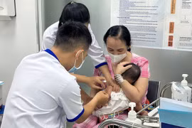Phát hiện 2 ca mắc bệnh sởi, TP. HCM kêu gọi phụ huynh cho trẻ tiêm vaccine