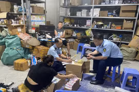 Gian hàng “Bún Xinh” bán bút giả trên Shopee