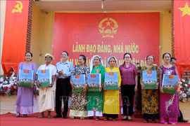 Quan tâm chăm lo đời sống cho các gia đình chính sách, gia đình có công với cách mạng