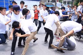 Nghiêm khắc phê bình hiệu trưởng để xảy ra vụ việc học sinh đánh nhau