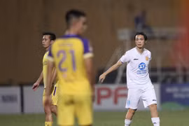 Nam Định FC thắng kịch tính đội chủ sân Hàng Đẫy