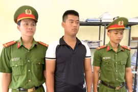 Vụ thiếu niên “thông chốt”, đâm CSGT trọng thương ở Kon Tum: Khởi tố chủ xe
