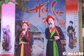 Hàng nghìn người dân đổ về Hội Lim thưởng thức quan họ