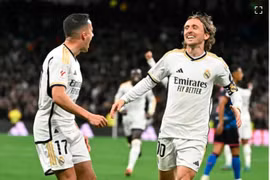 Hạ Sevilla, Real Madrid hơn Barca đến 8 điểm trên bảng xếp hạng La Liga