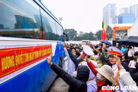 Hà Nội: "Bịn rịn" ngày hội giao, nhận quân với gần 4.500 thanh niên lên đường nhập ngũ