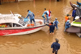 Thủ tướng yêu cầu lãnh đạo 9 tỉnh Trung Bộ không để người dân bị thiếu đói trong mưa lũ