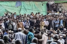 Người biểu tình Bangladesh bao vây đòi đóng cửa tờ báo quan trọng