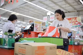 Giảm 2% thuế VAT thêm 6 tháng, ngân sách có thể hụt 24.000 tỉ đồng