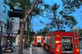Cháy nhà dân nghi do chập điện lúc rạng sáng ở Hà Nội