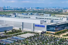 Samsung ế khách, hoãn nhận thiết bị sản xuất chip ASML