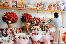 Giá hoa tươi “nóng" dần trong ngày lễ 20/10