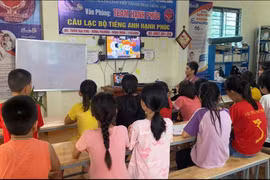 Lớp học trả phí bằng nụ cười của người đàn ông khuyết tật ở Thái Bình