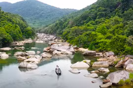 Khám phá thiên nhiên hoang sơ tại khu du lịch Hầm Hô, Bình Định