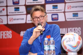 HLV Philippe Troussier: “Đội tuyển Việt Nam phải thắng ở lượt về”