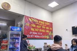 Mặt bằng giá hàng hóa, dịch vụ trong Tết: Mọi thứ đều tăng