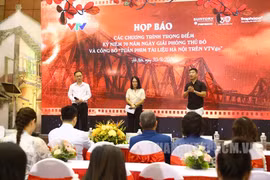 Điểm nhấn với chương trình nghệ thuật đặc biệt “Hà Nội - Bản hùng ca phố”
