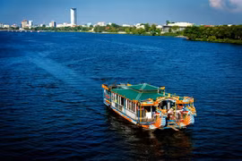 Thừa Thiên Huế đẩy mạnh phát triển du lịch biển, nỗ lực thu hút khách quốc tế dịp cuối năm