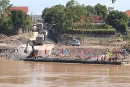 Vụ sập cầu Phong Châu ở Phú Thọ: Có thể sử dụng phà chuyên dụng khi chưa thể tái lắp cầu phao