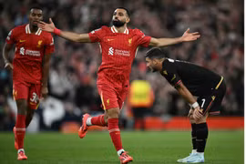 Salah rực sáng, Liverpool thắng dễ dàng Bologna