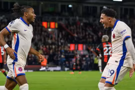 Chelsea thắng tối thiểu, Liverpool đứt mạch bất bại tại Ngoại hạng Anh