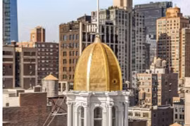 Căn Penthouse với mái vòm dát vàng ở New York được bán với giá 25 triệu USD
