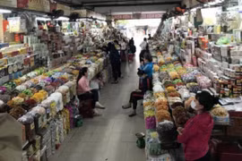 Hà Nội: Cận Tết Giáp Thìn chợ truyền thống đìu hiu, ế ẩm