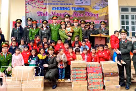 Công an tỉnh Thái Bình: Tổ chức chương trình thiện nguyện “Đông ấm biên cương, trao gửi yêu thương”