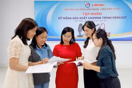Người làm báo Kiên Giang trải nghiệm với Podcast