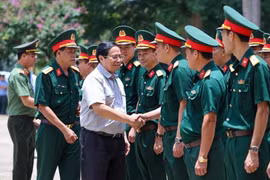 Thủ tướng Phạm Minh Chính thăm, làm việc với Bộ Chỉ huy quân sự tỉnh Đắk Lắk và Công an tỉnh Đắk Lắk