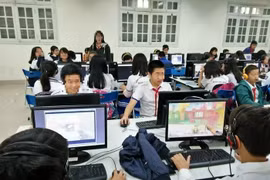 Dạy liên kết ngoại ngữ trong trường công: Thiếu cơ chế giám sát chặt chẽ?