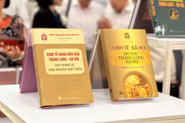Thưởng lãm không gian triển lãm sách chào mừng 70 năm Ngày Giải phóng Thủ đô