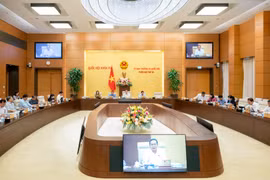 Giá nhà đất và chung cư rất 'nóng', người lao động khó tiếp cận