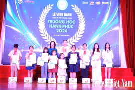 Tạp chí Trẻ em Việt Nam trao giải cuộc thi viết và bình chọn 'Trường học hạnh phúc'