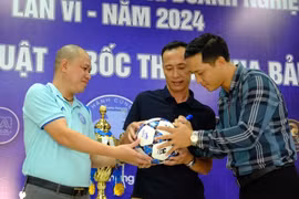 8 đội bóng tranh tài tại Giải bóng đá 'Báo chí đồng hành cùng doanh nghiệp'