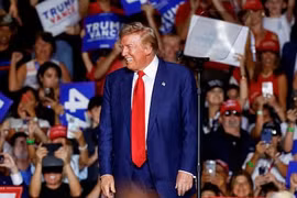 Ông Donald Trump giữ nguyên lịch trình sau vụ ám sát hụt lần hai